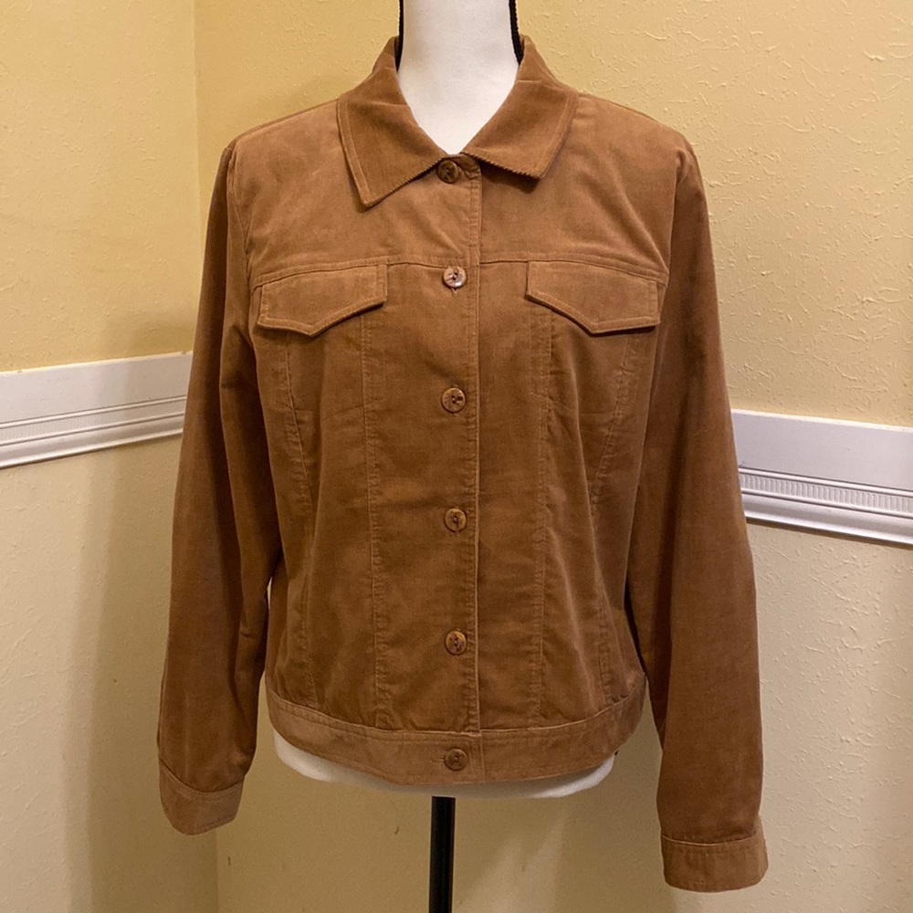 Culture NYC Ladies Jacket; Medium; Tan in color; EUC